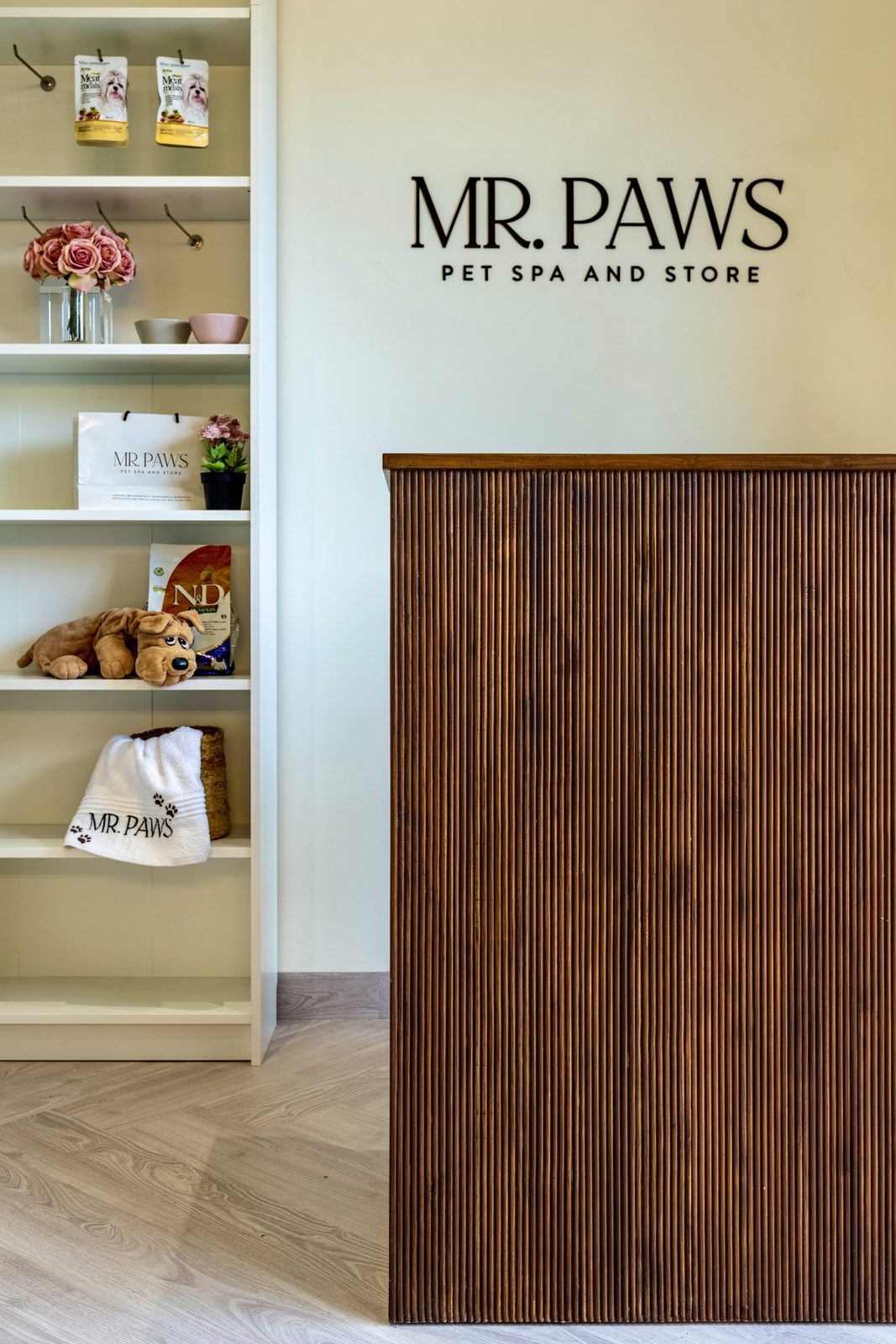 Arched play and display niches
